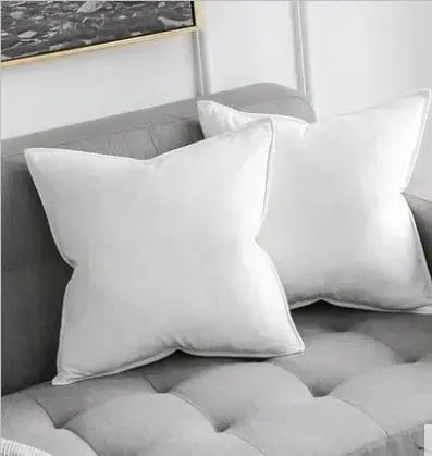 VelvetLuxe – Elegant velourpudeovertræk med raffinerede detaljer