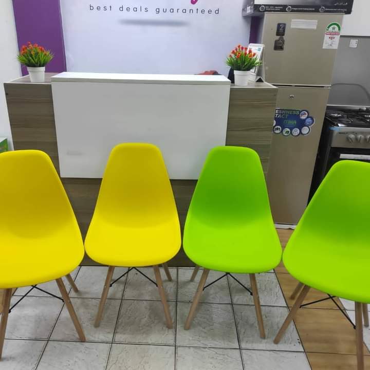 Eames Stole