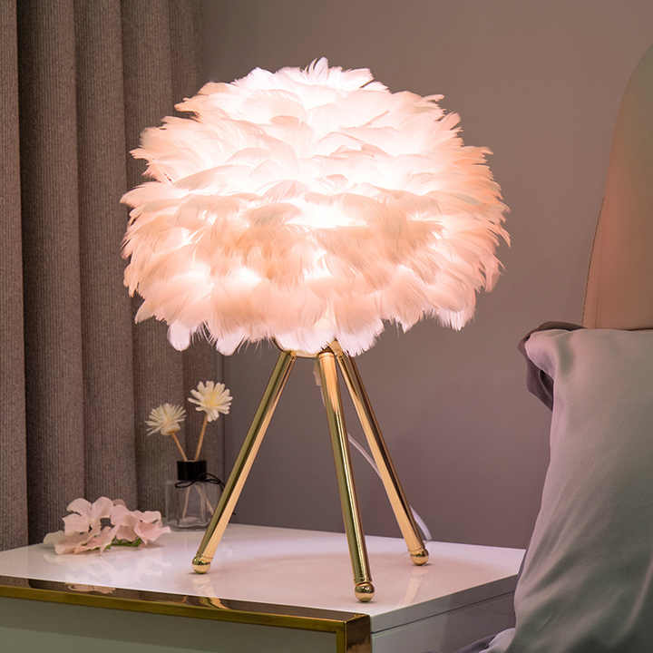 Bordlampe - FeatherLux - Dæmpbart Lys - Elegant Fjer Design