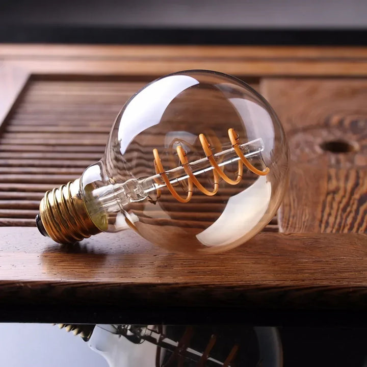 Dimmbar Vintage LED Pære (3W, E27 Base) - Gylden Spiral Filament til Kranse &amp; Dekorativ Belysning