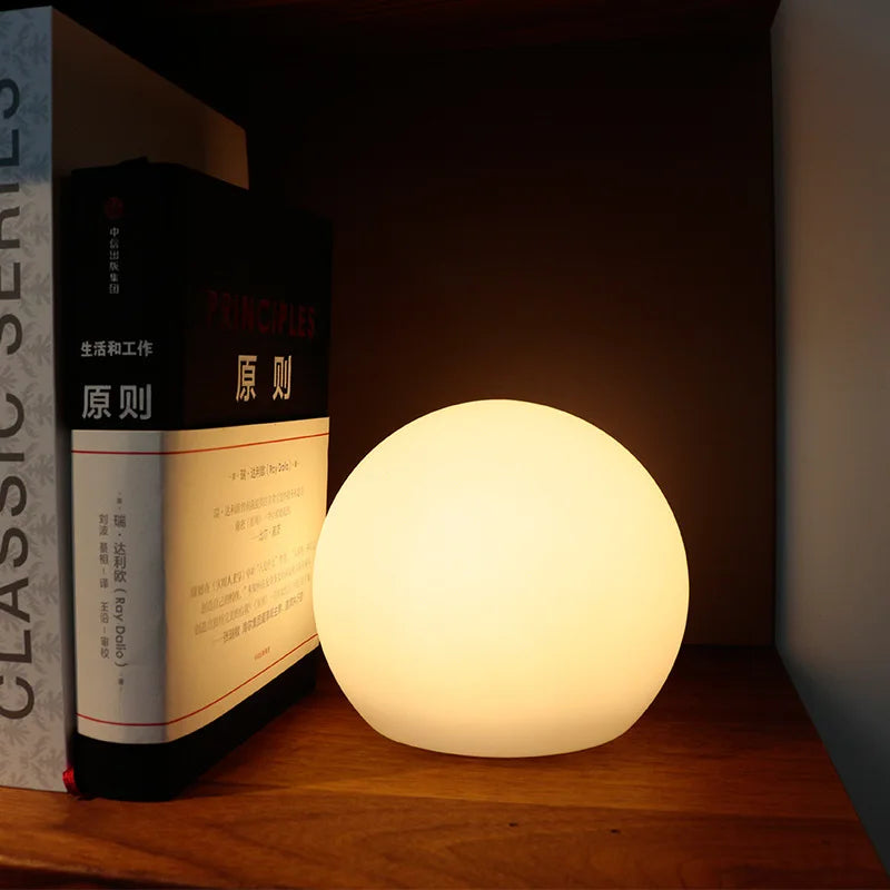 GlowSphere – Bordlampe med moderne verdens charme