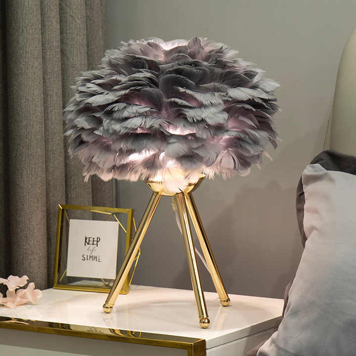 Bordlampe - FeatherLux - Dæmpbart Lys - Elegant Fjer Design