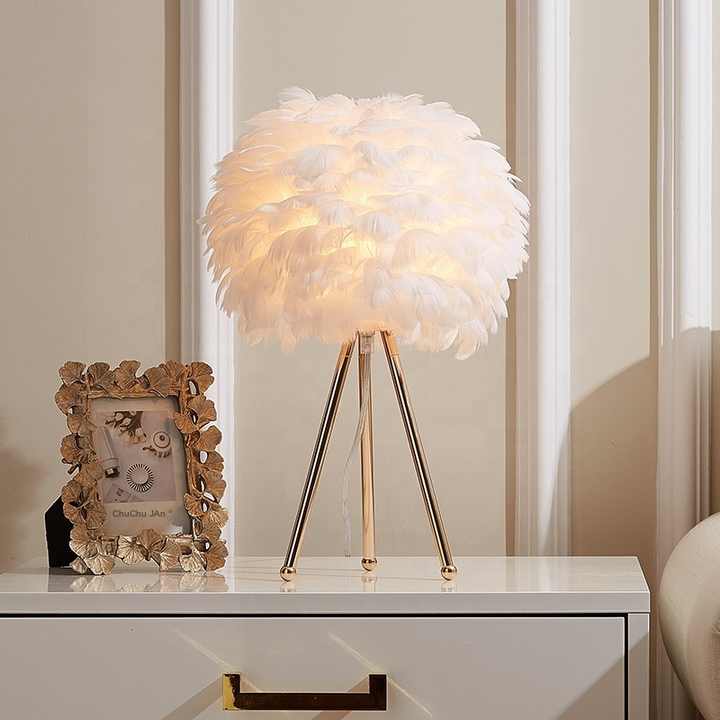 Bordlampe - FeatherLux - Dæmpbart Lys - Elegant Fjer Design
