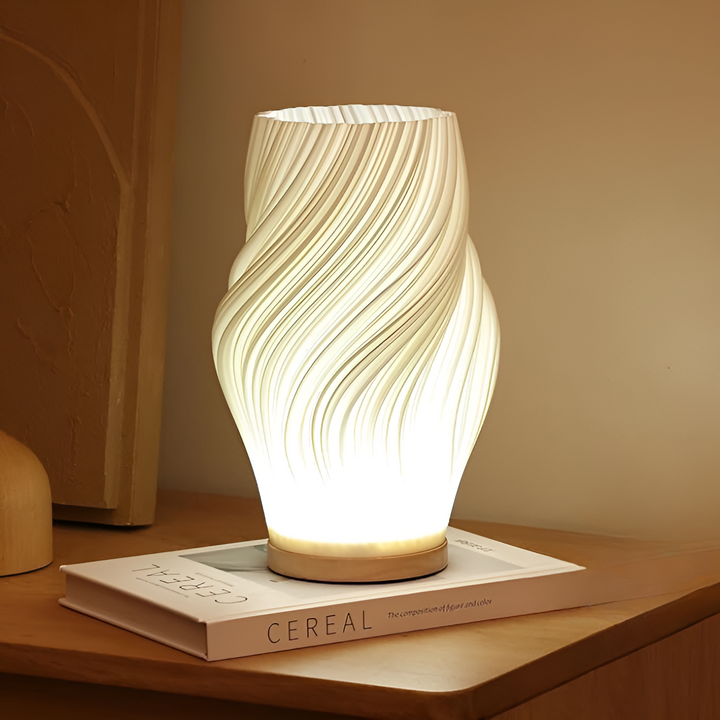 DreamWave - Moderne cremefarvet 3D bølgelampe med elegant metalbund