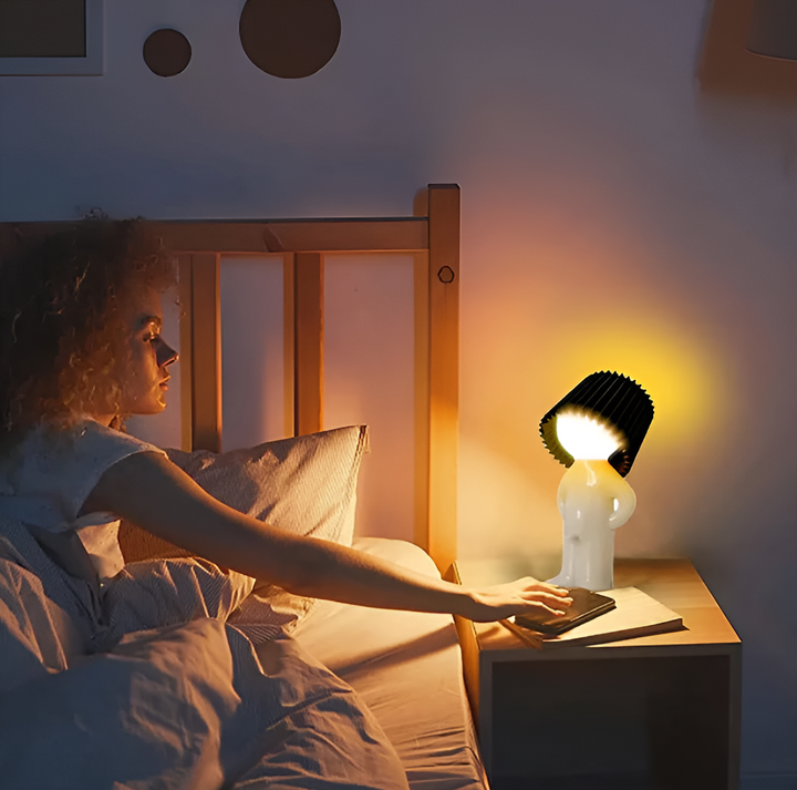 Bordlampe - Kreativ lille genert dreng LED lampe