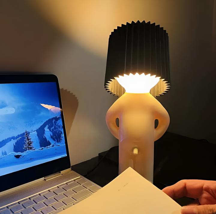 Bordlampe - Kreativ lille genert dreng LED lampe