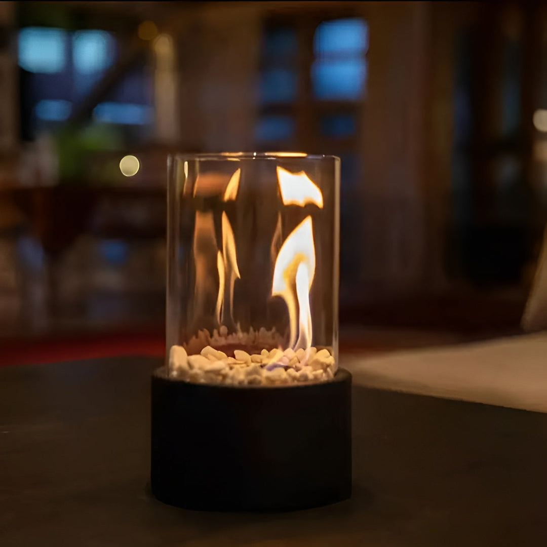 SleekFlame - Stilfuld bordpejs med sort metalbase