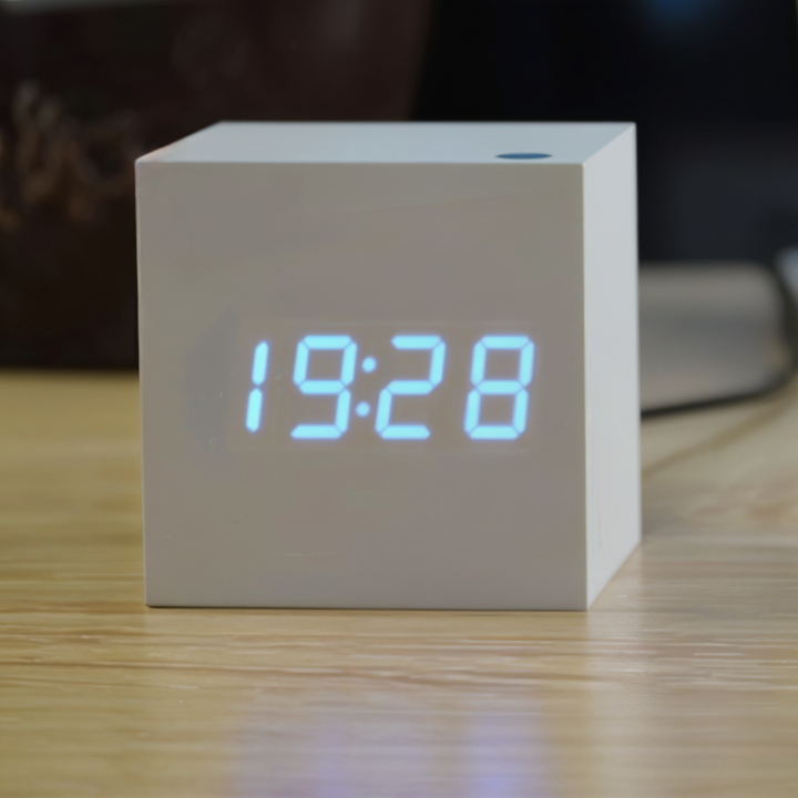 Digital LED Ur - Terning Ur - Træ Ur