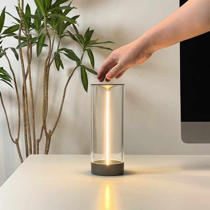 GlowBright | Bærbar LED-lampe med trådløs design