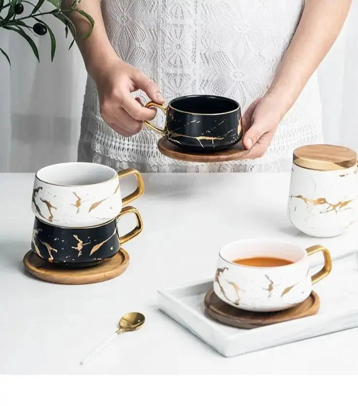 Marmormønstret Kaffe Kop med Guld Dekoration