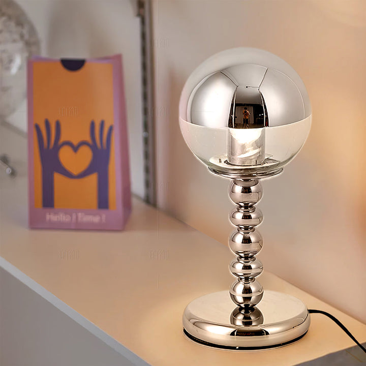 MirrorGlow – Minimalistisk Chrome Bordlampe