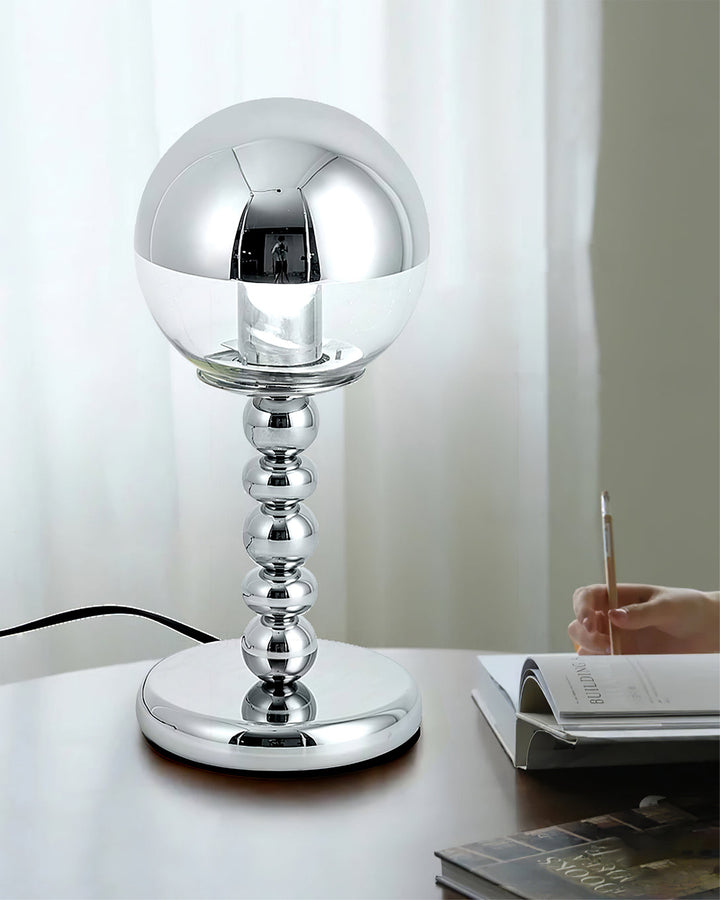 MirrorGlow – Minimalistisk Chrome Bordlampe