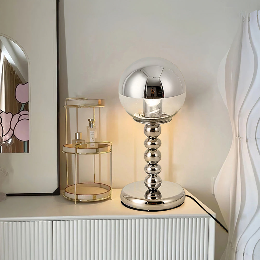 MirrorGlow – Minimalistisk Chrome Bordlampe