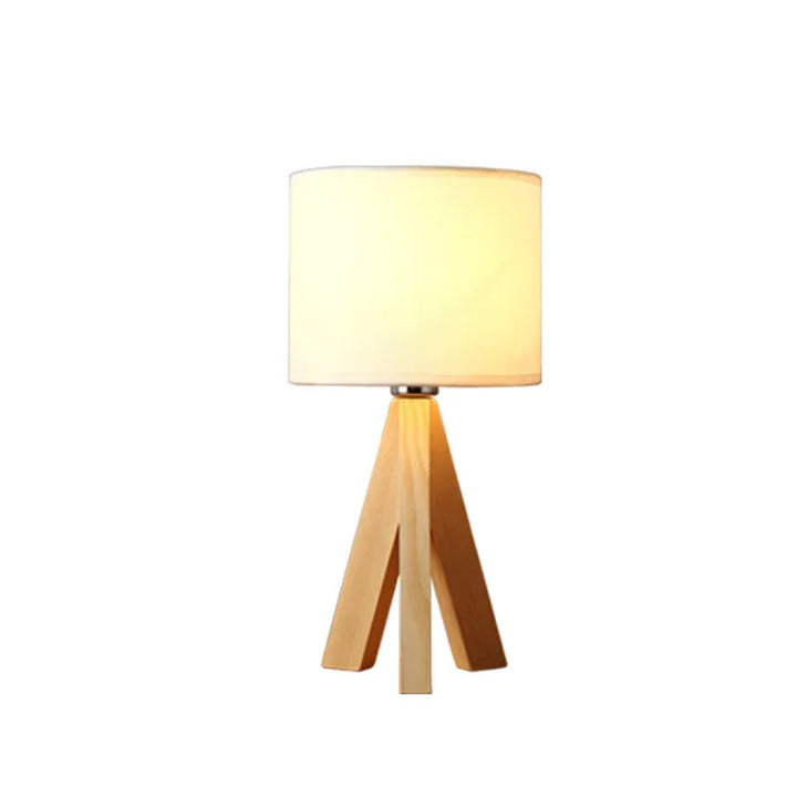 LumiHout – Moderne bordlampe lavet af træ med varm, naturlig elegance