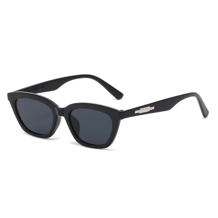 Kvinders fashionable Cat-Eye solbriller med transparent stel og spejlede linser