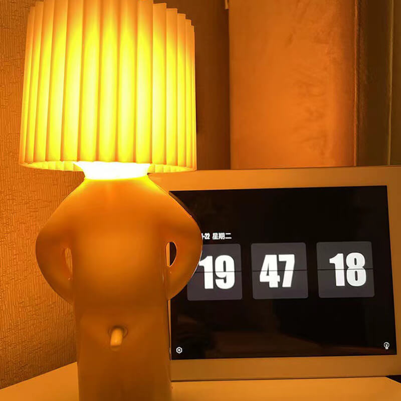 Lille Urolige Dreng Bordlampe