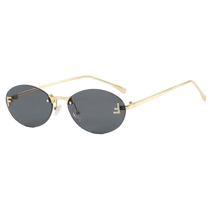 Kvindernes fashionable solbriller med elegant spejl-linse front og delikat metalramme