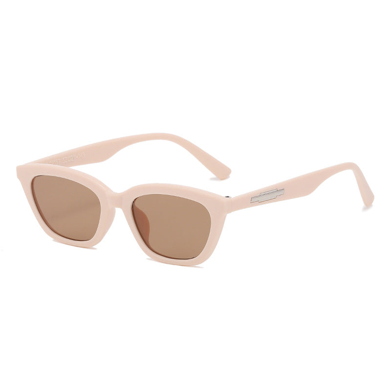 Kvinders fashionable Cat-Eye solbriller med transparent stel og spejlede linser