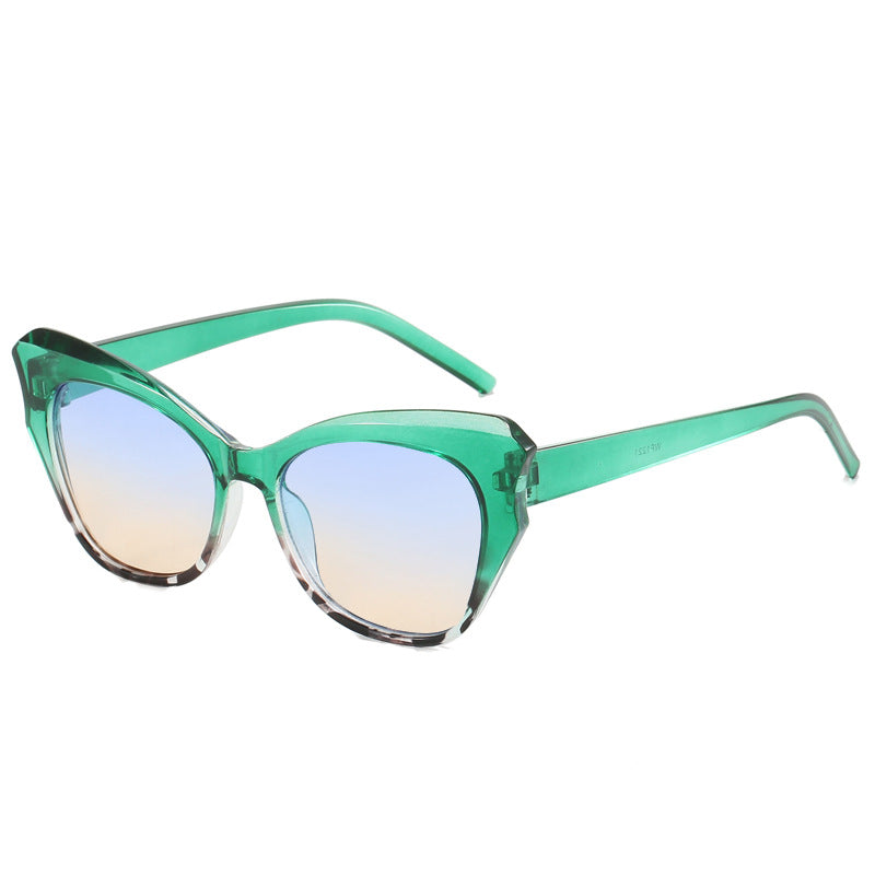 Kvinders Cat-Eye Solbriller med Ekstravagant Spejldesign