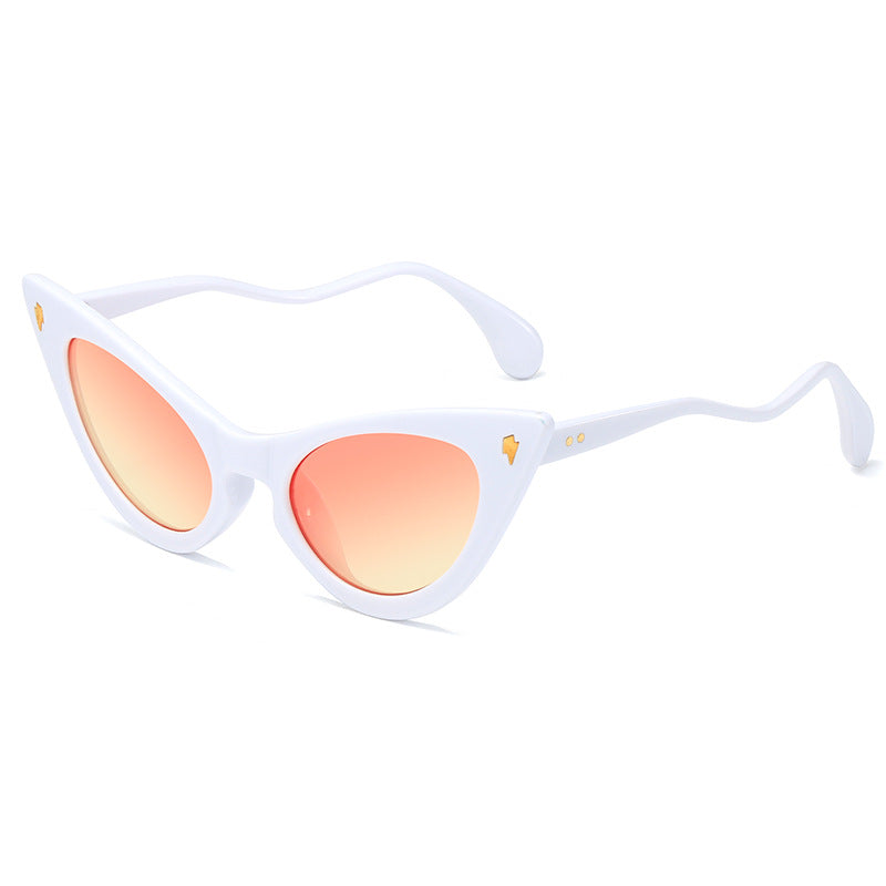 Kvinders Cat-Eye Solbriller med Spejl Linser og Elegant Detalje