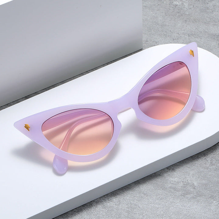 Kvinders Cat-Eye Solbriller med Spejl Linser og Elegant Detalje