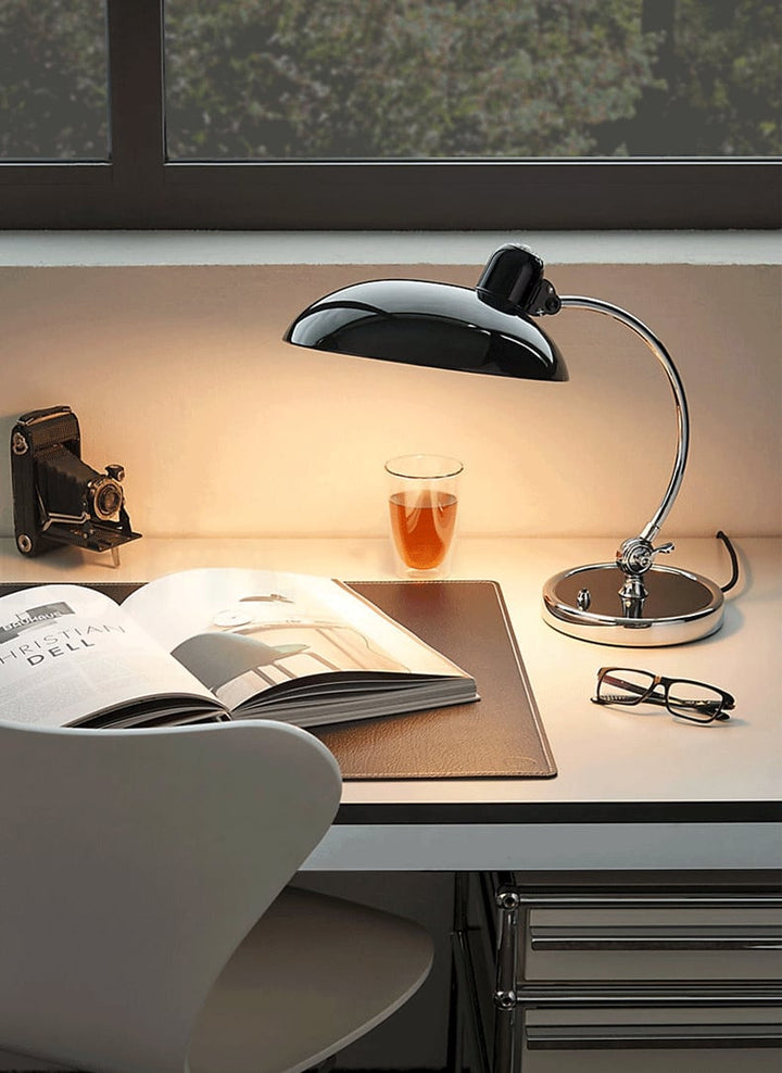 Bauhaus KI Classic Bordlampe Replica