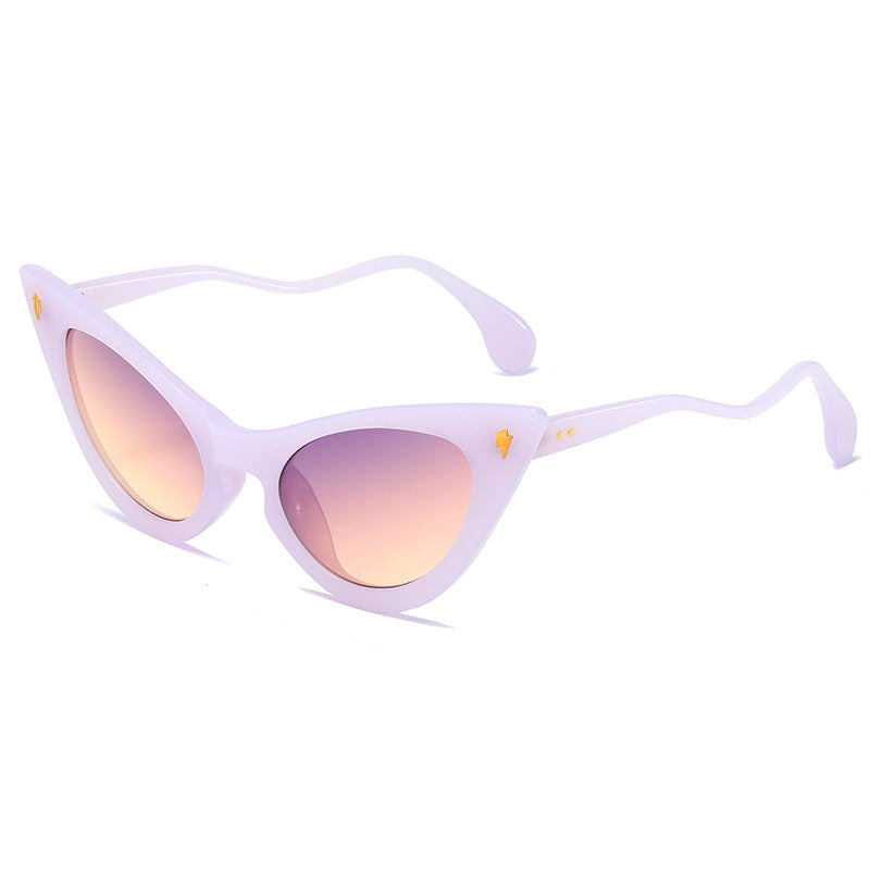 Kvinders Cat-Eye Solbriller med Spejl Linser og Elegant Detalje