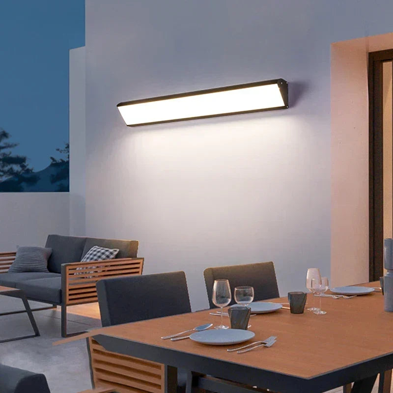PatioGlow - Vandtæt LED Væglampe
