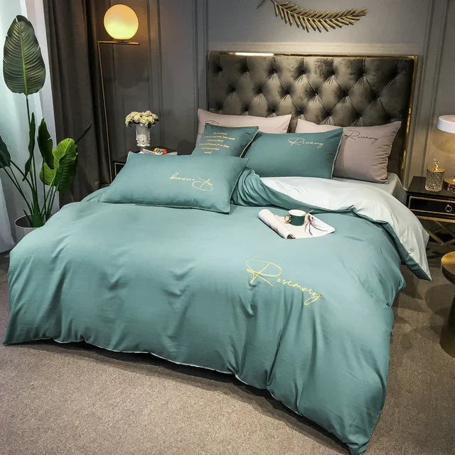 EmbroiLux Sengetøj - Elegant luksus dynebetræk med broderedesign