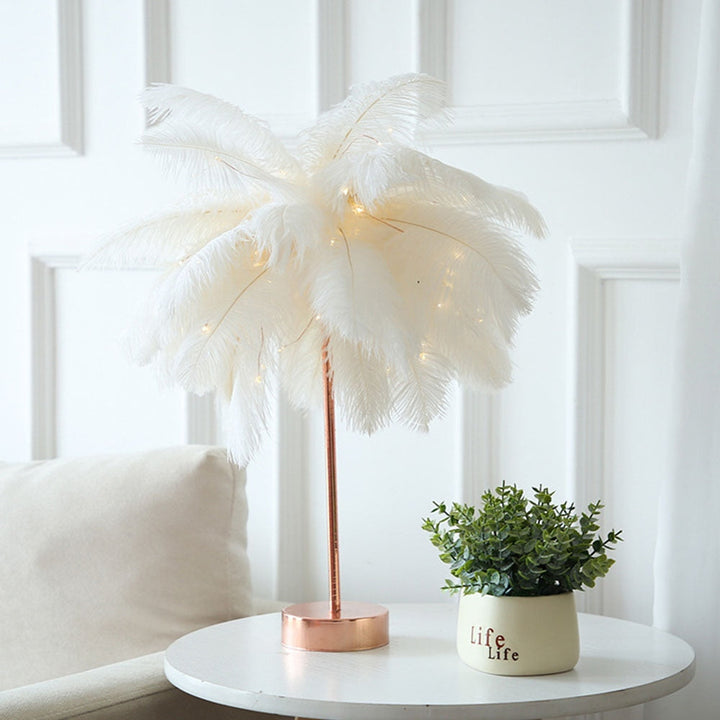 Strudse Nattelys | Eccentrisk Lampe med Fjer &amp; Rosaguld Base |