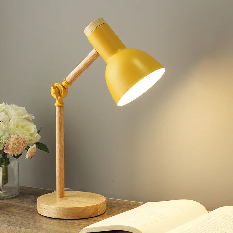 Farverig Træ Bordlampe