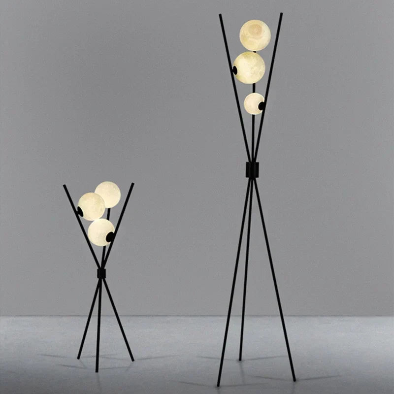 LunaGlow 3D Måne Gulvlampe moderne design med tripod LED!