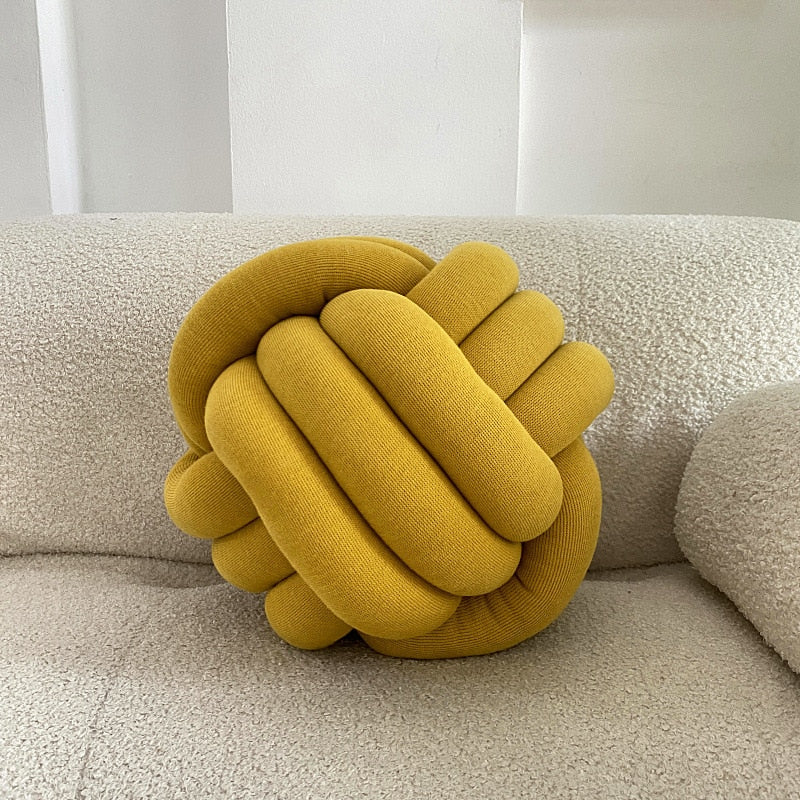 Knot Pude
