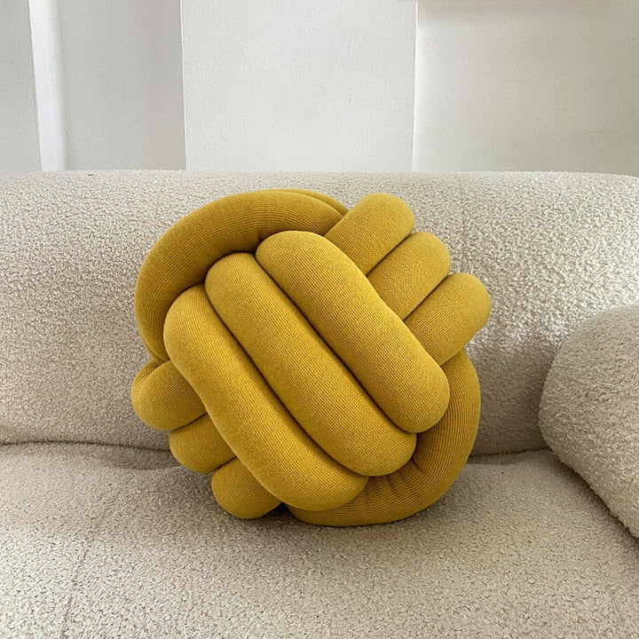 Knot Pude