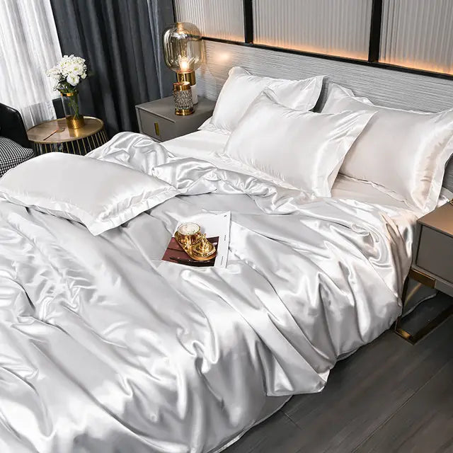 SatinLuxe Dynecover - Luksuriøst Satin Dynecover til Dit Soveværelse