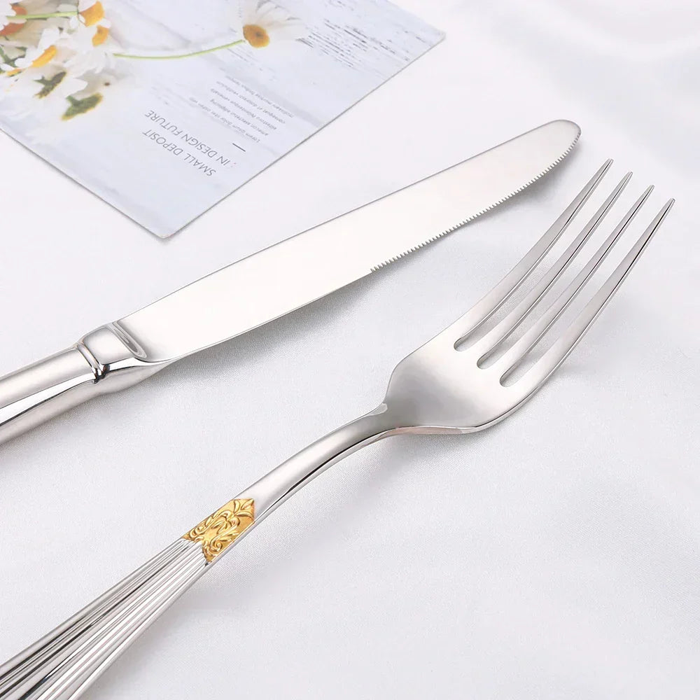 LuxSpoon | Elegant bestiksæt i gyldent design