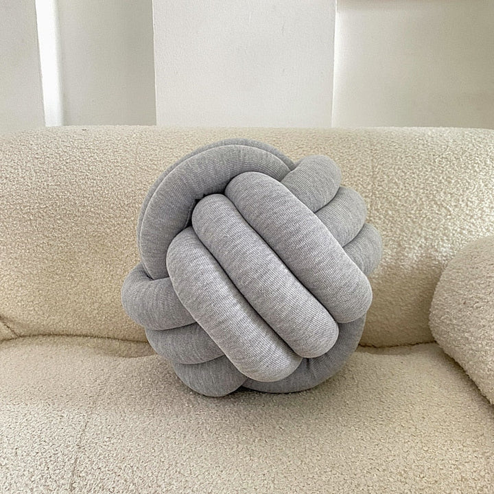 Knot Pude