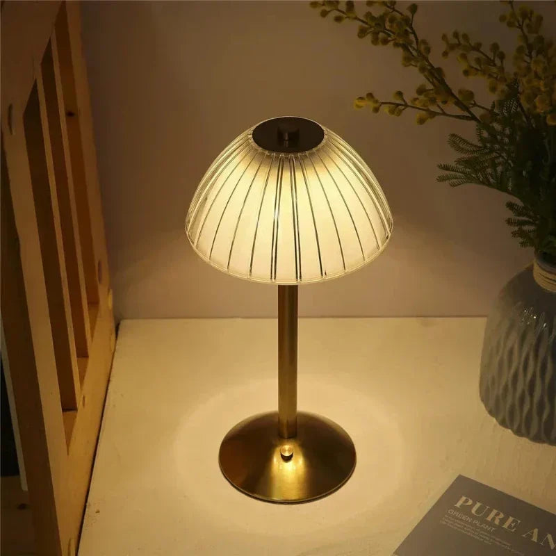 GlassGleam | Trådløs tre-farvet LED bordlampe med dæmpningsfunktion