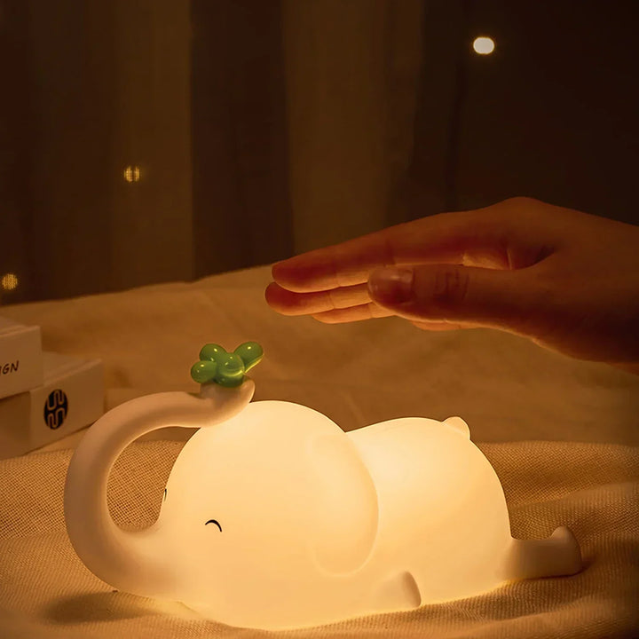 LumiDum LED Natlampe | Blød Silikone | 3 Lysstyrkeniveauer | Bærbar &amp; Genopladelig | 17,7 × 9,1 cm