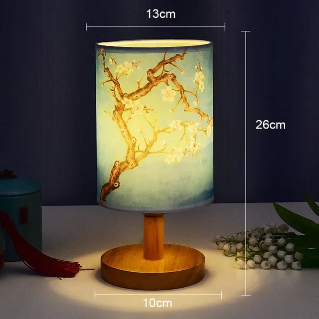 Dæmpbar LED natlampe med stofskærm i blommeblomst – Perfekt natlampe til soveværelset