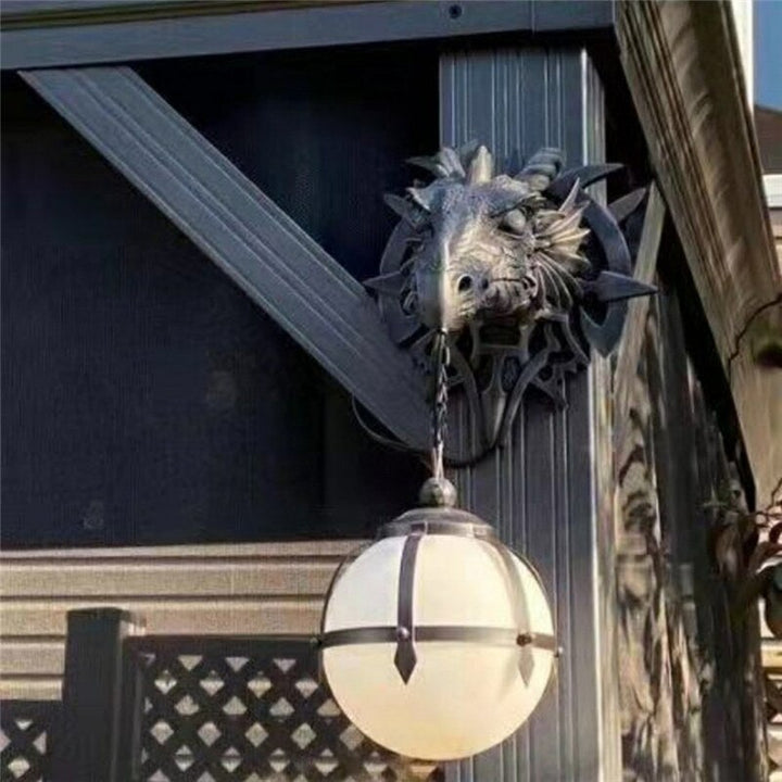 LED Lanterne med Dragehoved lavet af Harpiks til Unik Halloween Dekoration