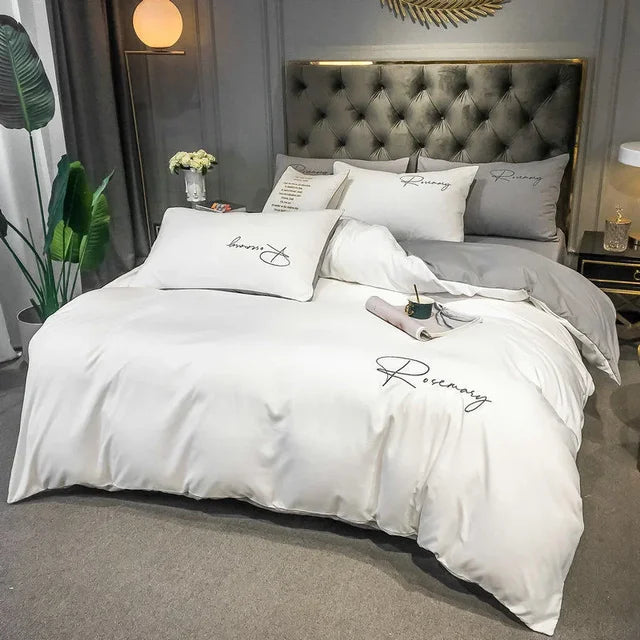 EmbroiLux Sengetøj - Elegant luksus dynebetræk med broderedesign