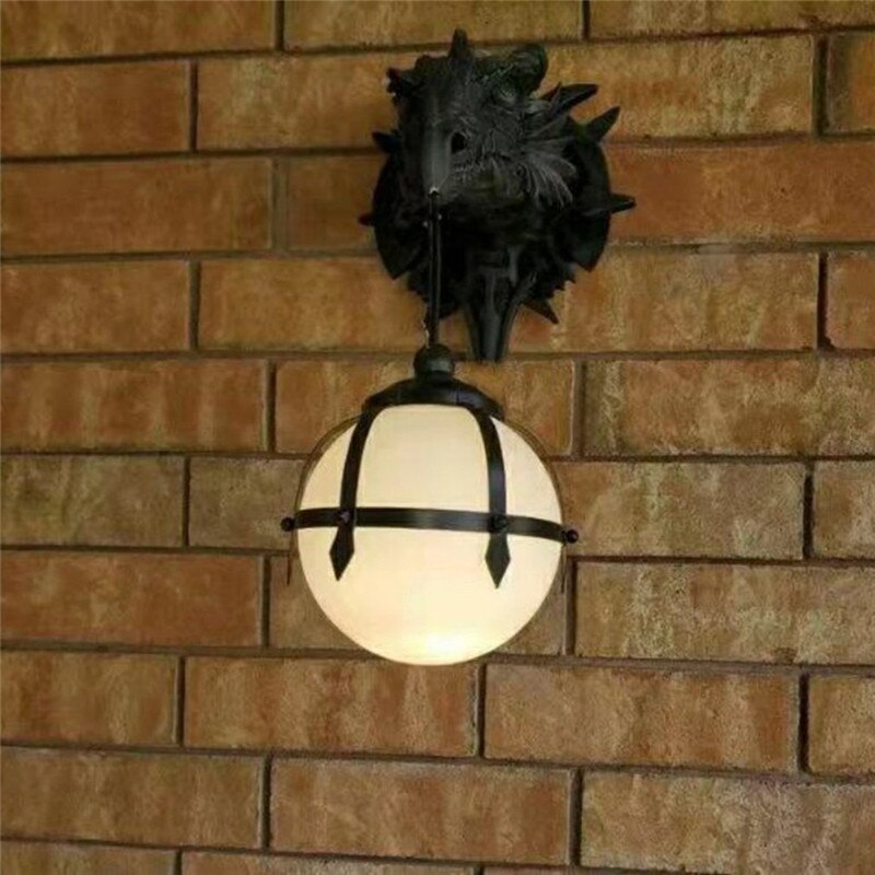 LED Lanterne med Dragehoved lavet af Harpiks til Unik Halloween Dekoration