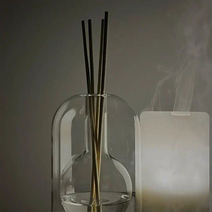 AromaLuxe – Elegant duft diffuser med minimalistisk design til en beroligende atmosfære