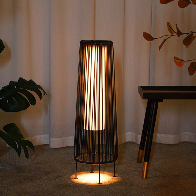 Moderne Minimalistisk Solvandsafvisende Rund Vertikal Trækstribe Jern Rattan LED Stående Gulvlampe Til Udendørs Patio |