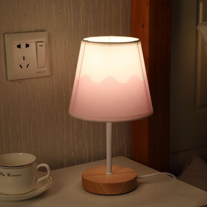 Nordisk Vintage Stof Cone Massivt Træ LED Bordlampe