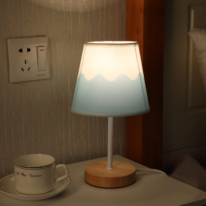 Nordisk Vintage Stof Cone Massivt Træ LED Bordlampe