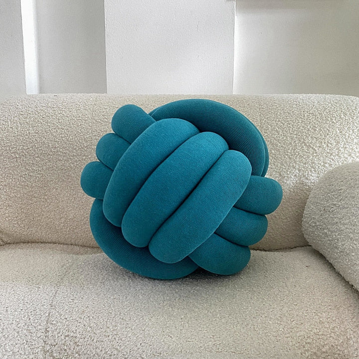 Knot Pude