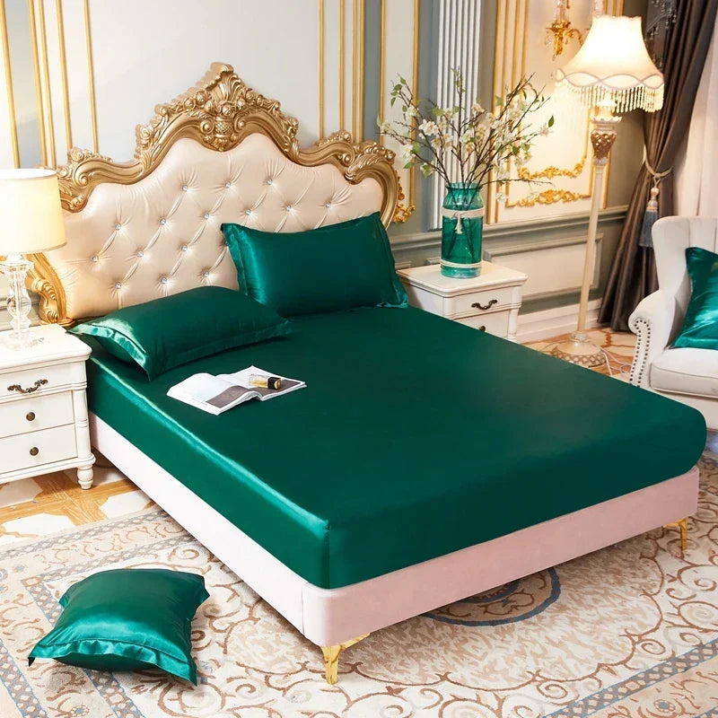 Silke Satin Elastisk Fitted Lagner med GRATIS* Silke Satin Puder