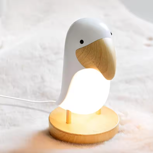 Genopladelig natlampe i fugledesign
